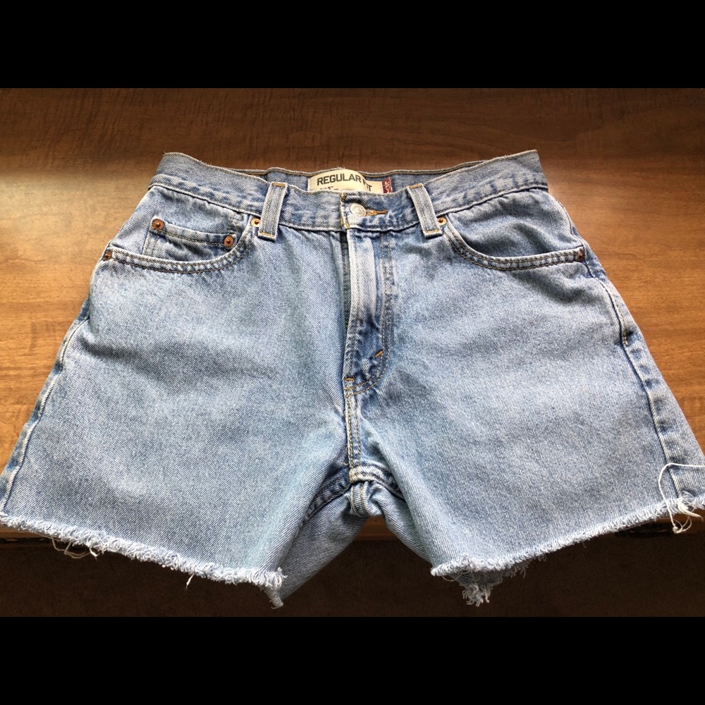 Levi cut off shorts